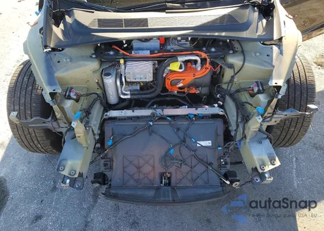 2024 Tesla Model 3 z USA, uszkodzony, nr VIN 5YJ3E1EA8RF727228